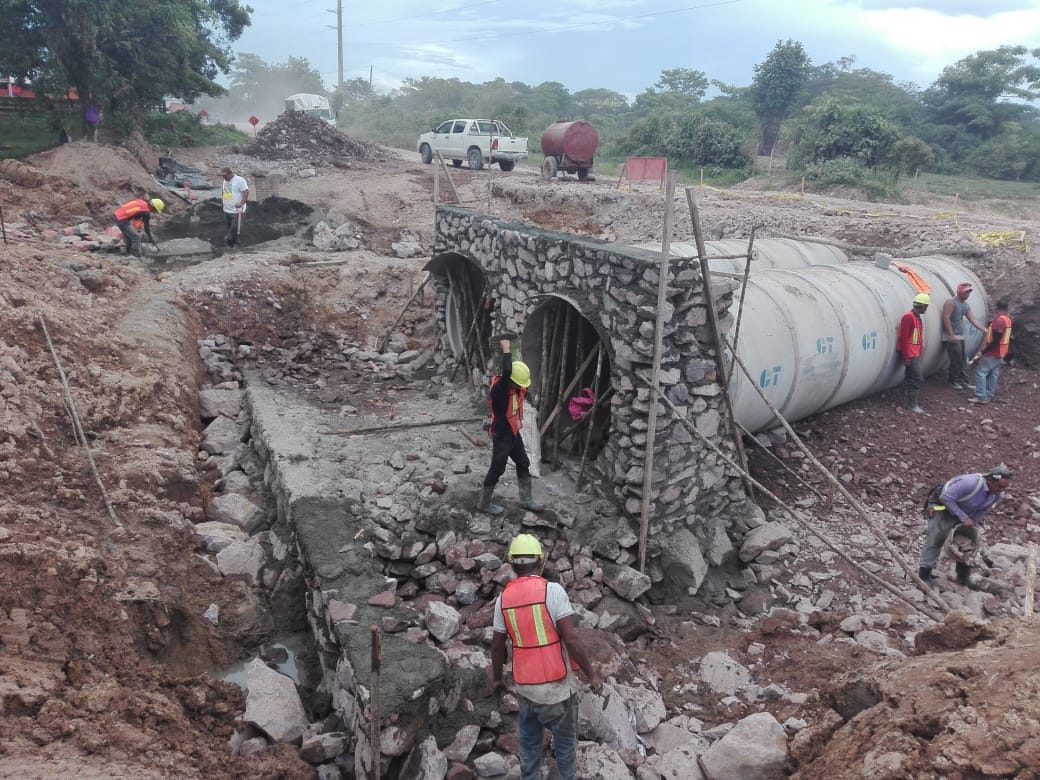 Culvert construction on the Siuna–Rosita road